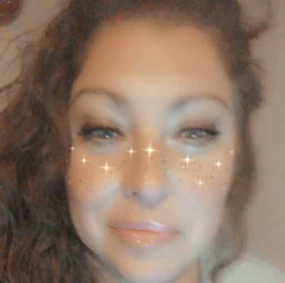 Meet your Posher, Christi - Picture 2 of 3